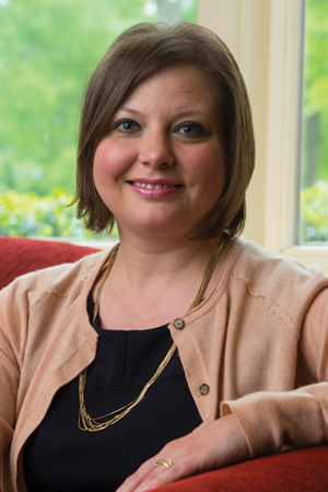 Dr. Erin McAdams Headshot